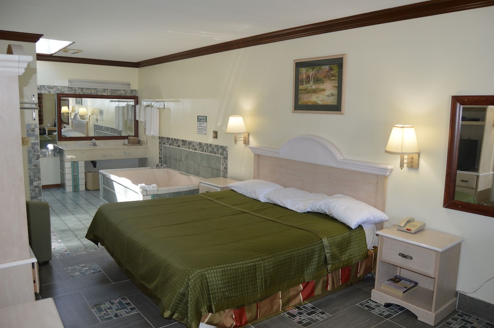Economy Inn - Akron 22/57