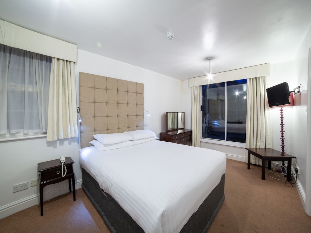 George Hotel Burslem Stoke-on-Trent 12/42