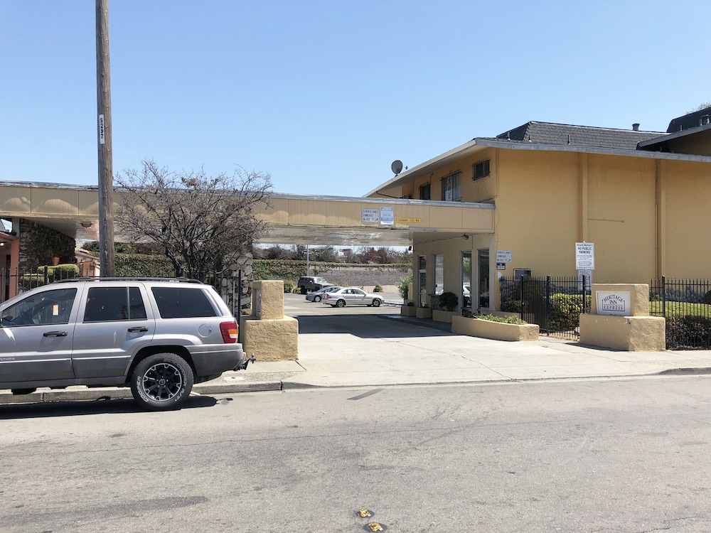 Heritage Inn Express Hayward 7/33