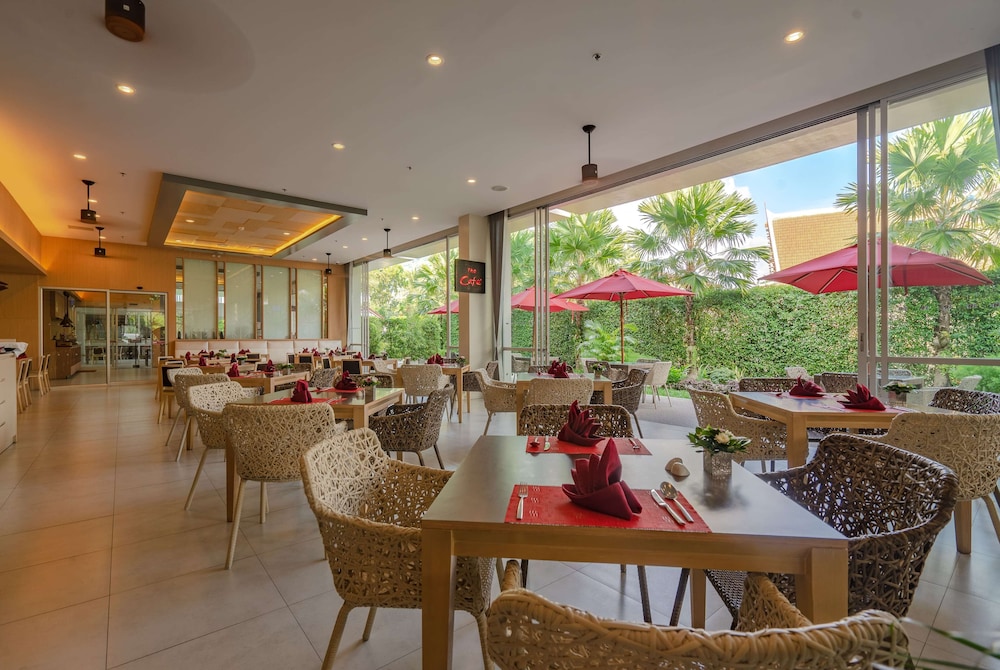 Ramada By Wyndham Phuket Deevana 50/70