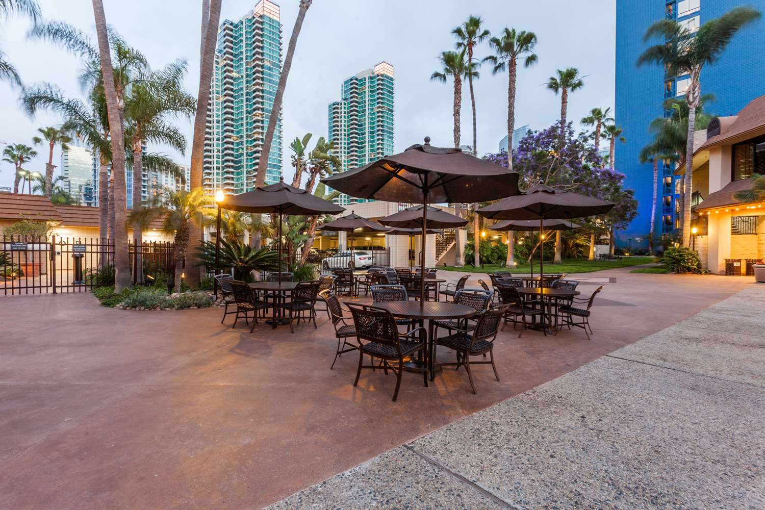 Wyndham San Diego Bayside 23/26