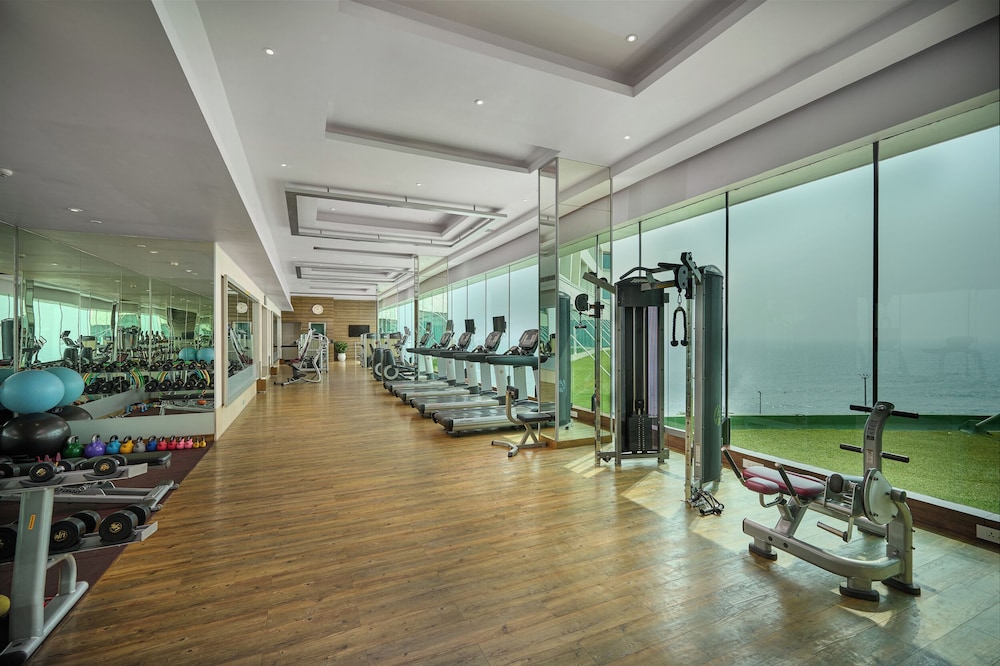Novotel Visakhapatnam Varun Beach Hotel 38/75
