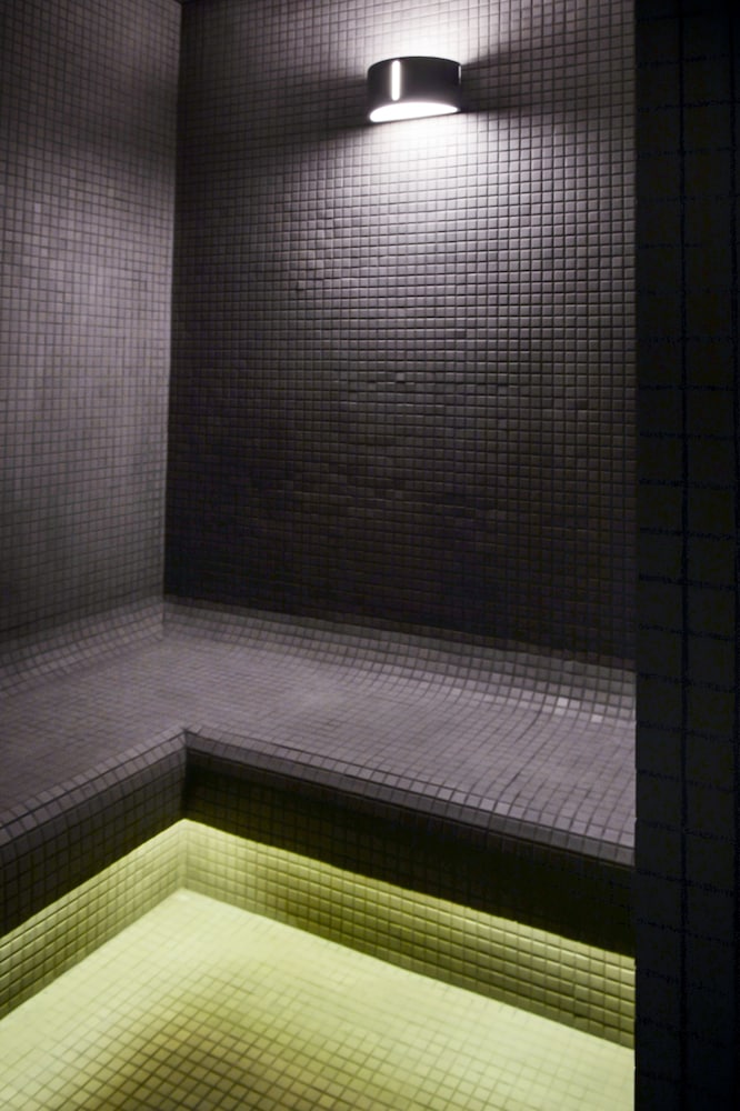 swimming pool spa