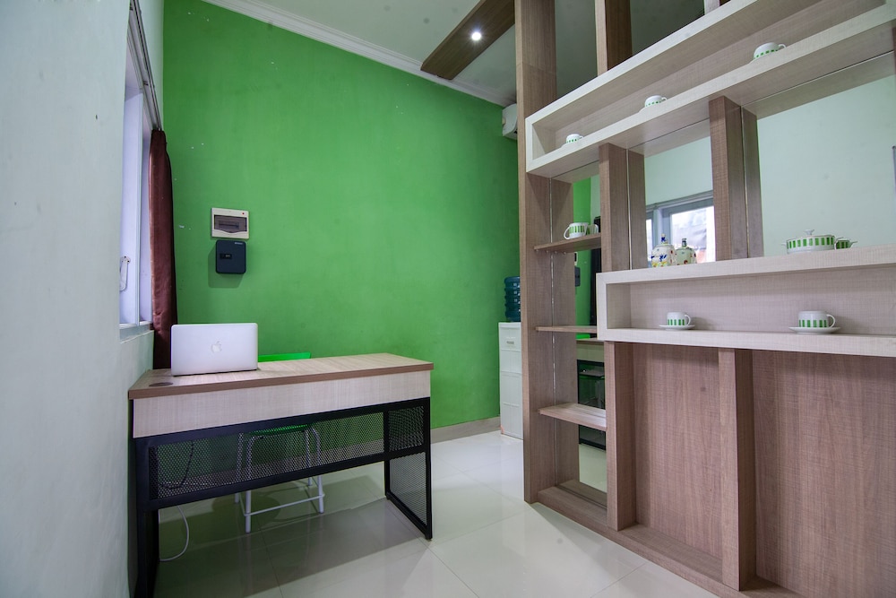OYO 2808 D'residence Syariah 25/26
