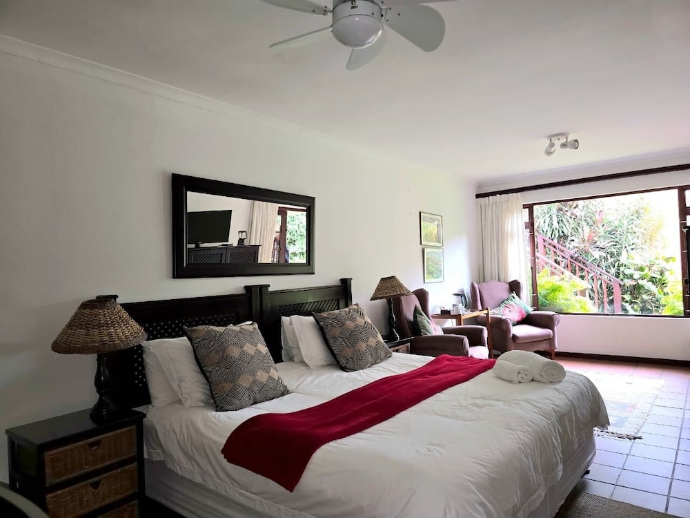 Birds of Paradise B&B 12/46