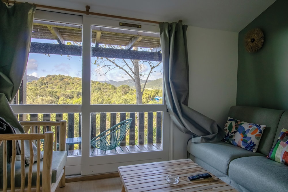 Renovated, Duplex, Premium, Apartment, 1 Queen and 2 Bunk Beds, Partial Sea View