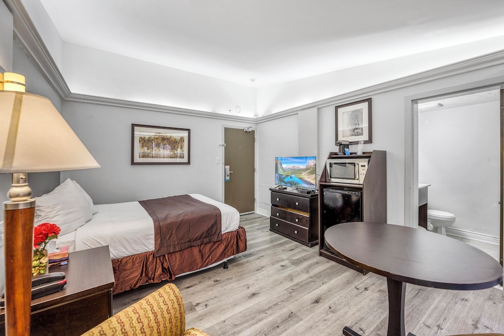Travelodge by Wyndham Sarnia 23/40