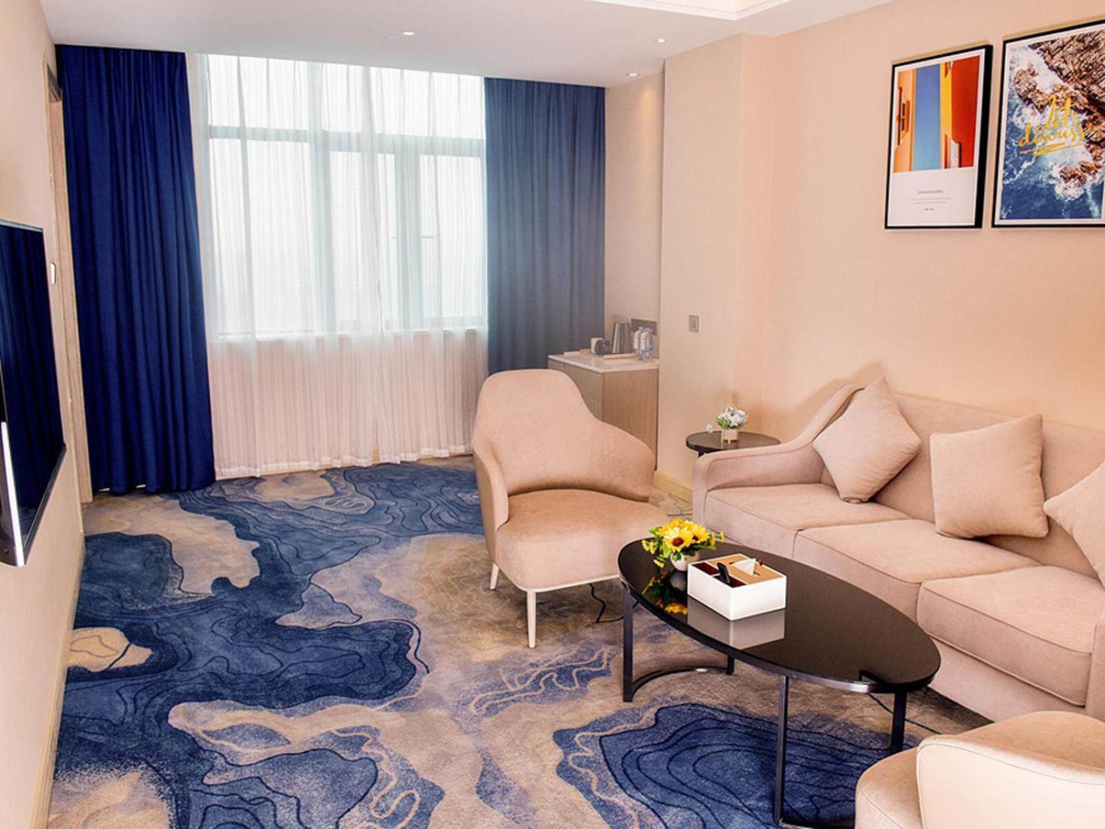 Kyriad Marvelous Hotel (Changning Zhongyin Times Plaza) 39/53