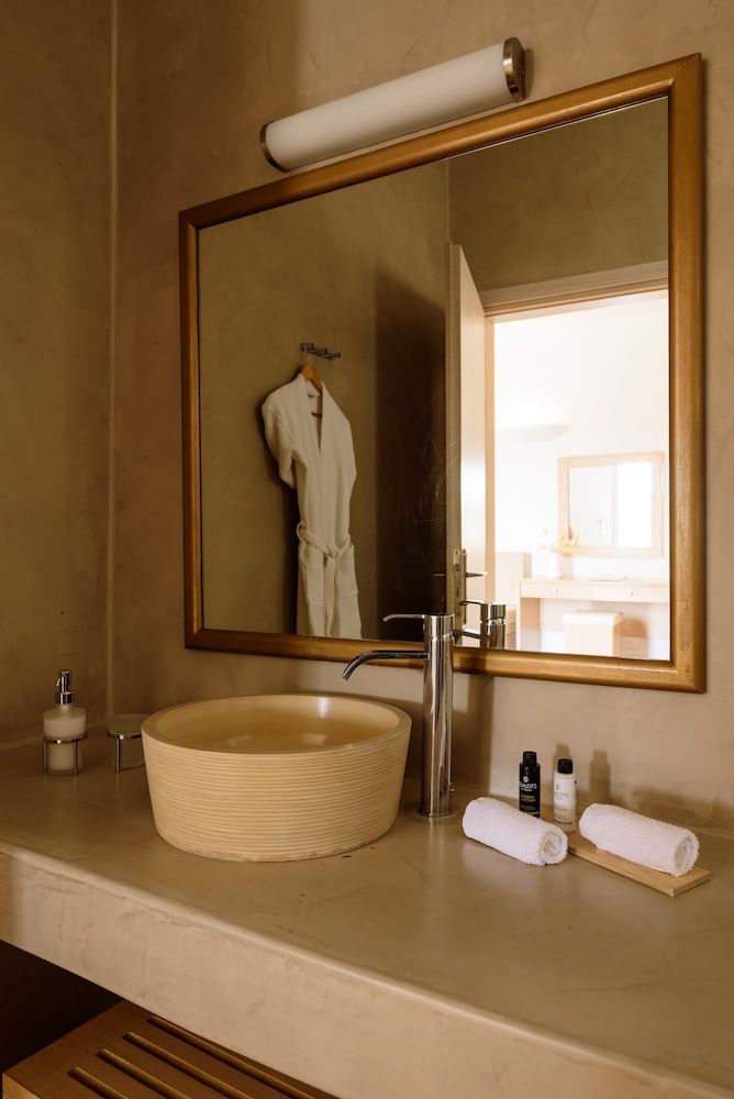 Aliter Suites 70/73