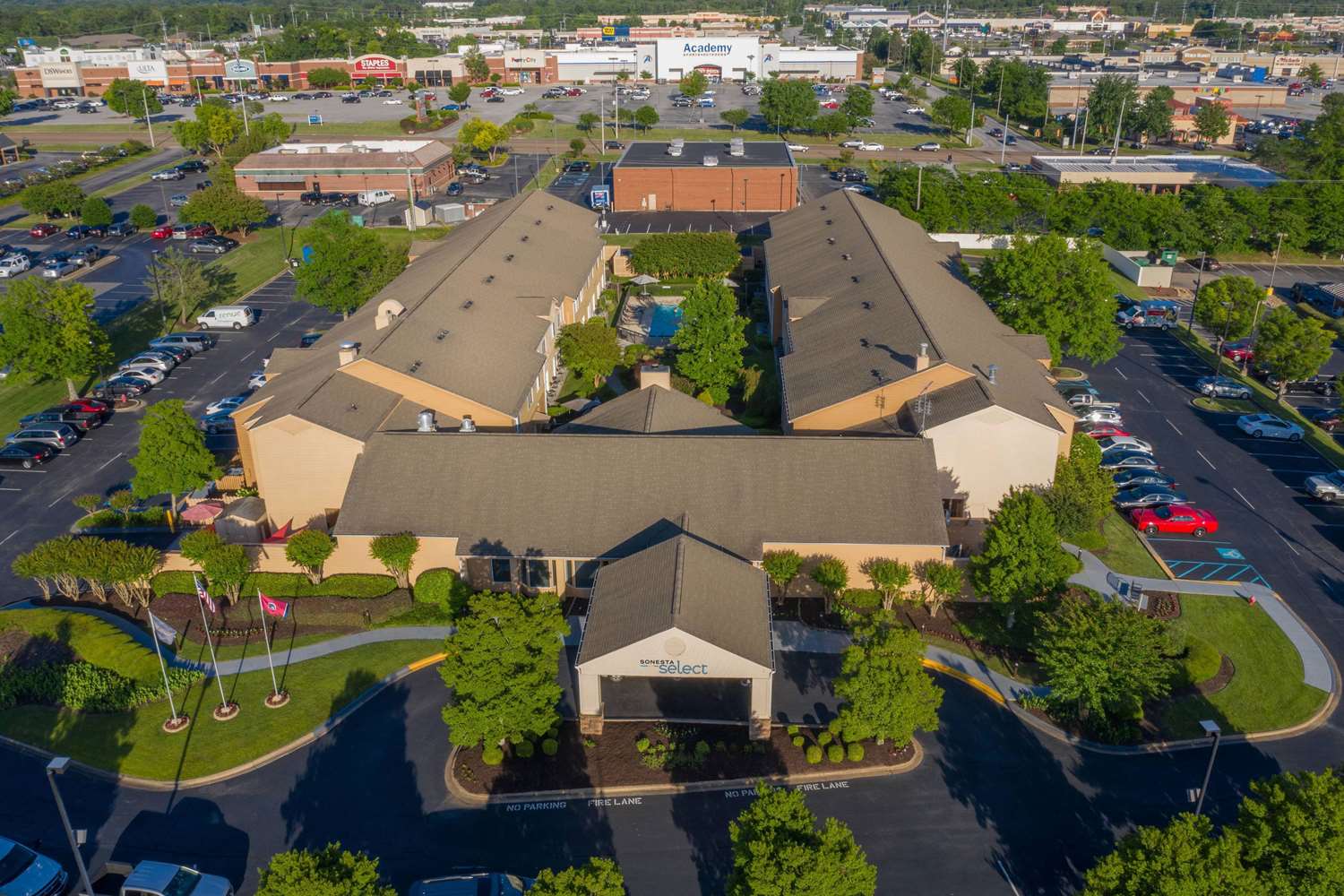 Sonesta Select Chattanooga Hamilton Place 2/34