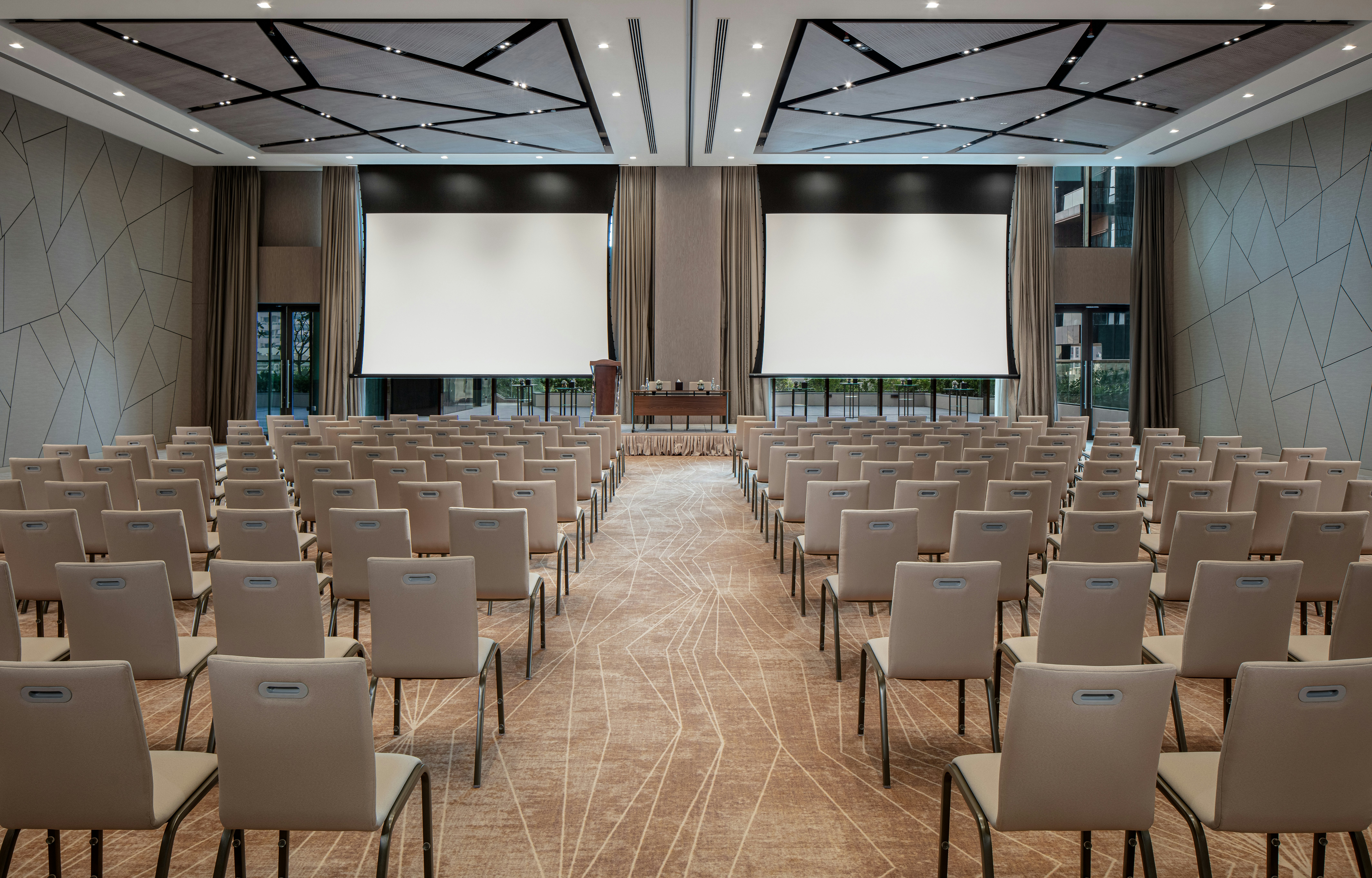 DoubleTree by Hilton Dubai M square Hotel and Residences 15/34