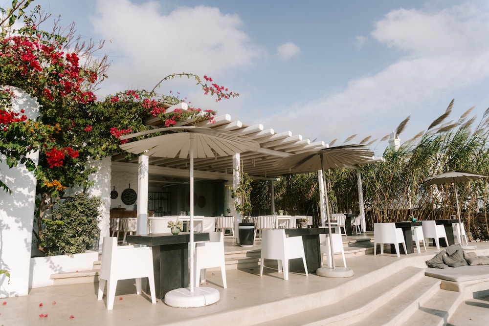 Ostraco Suites in MYKONOS
