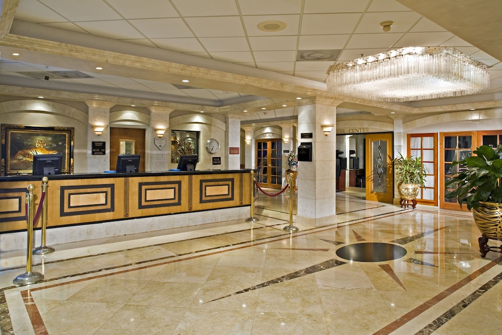 Ocean Sky Hotel And Resort 9/76