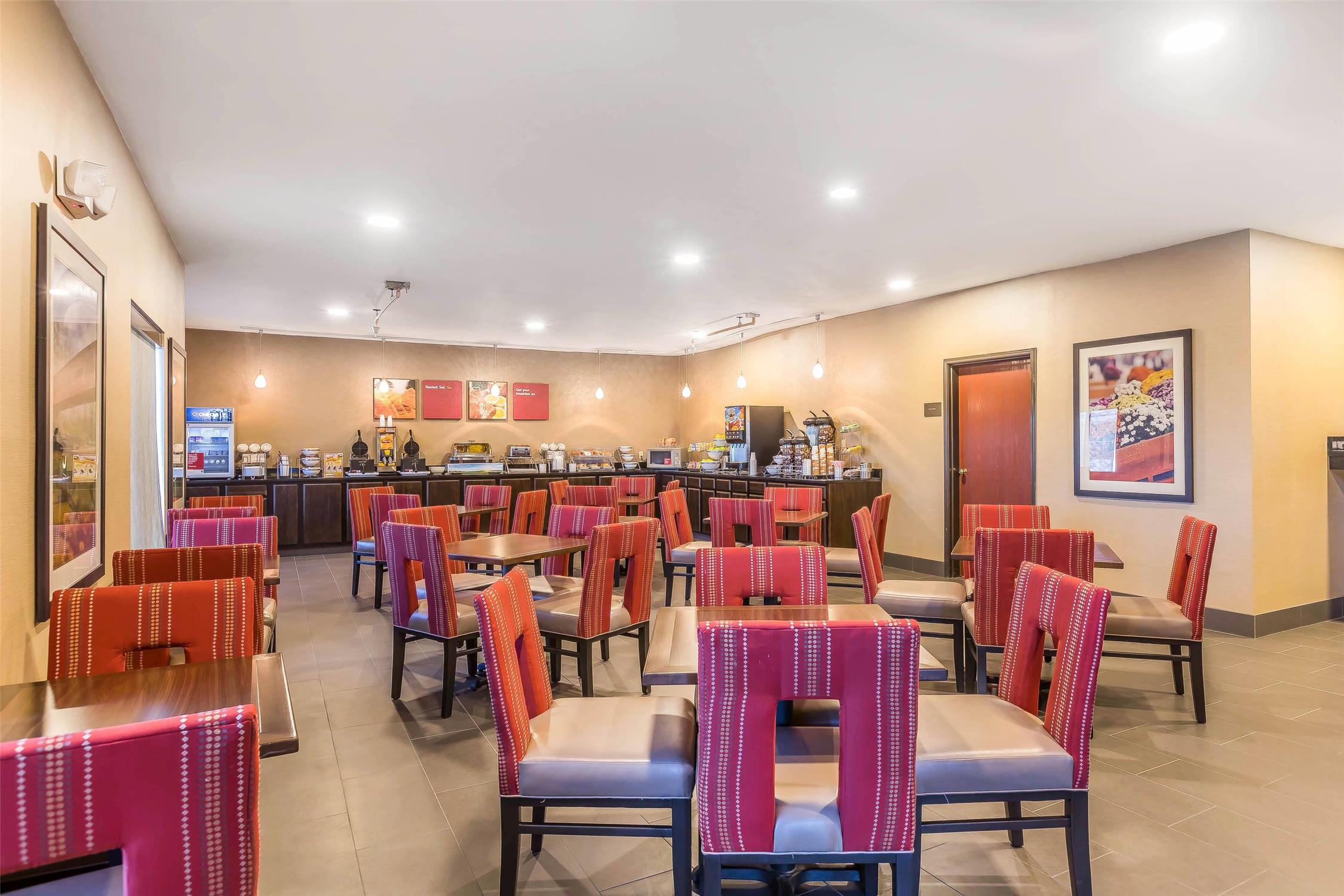 Comfort Suites Fort Wayne North 8/14