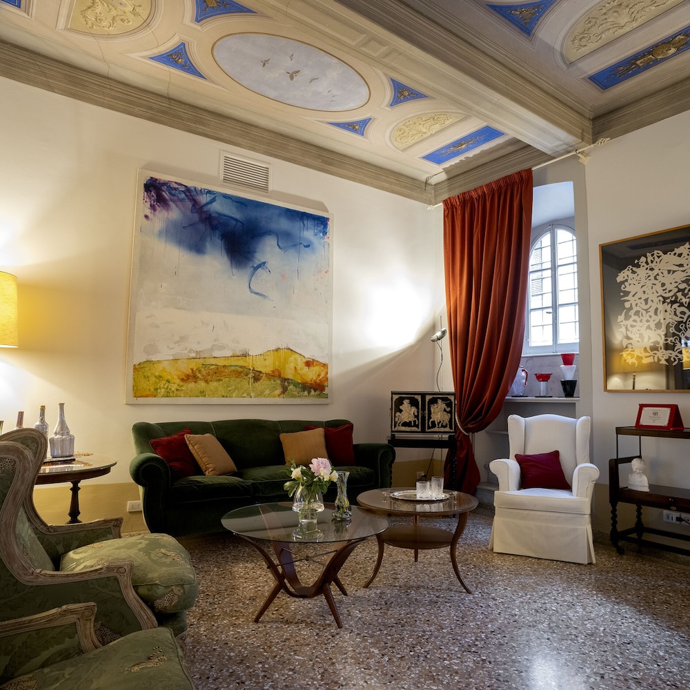 Albergo Pietrasanta 52/66