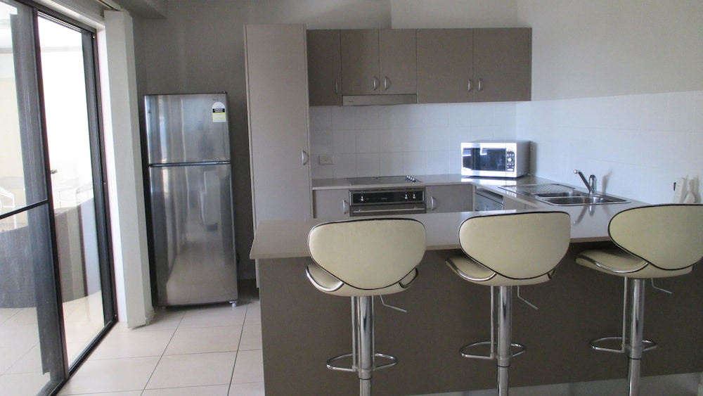 EDGE APARTMENTS CAIRNS 28/75