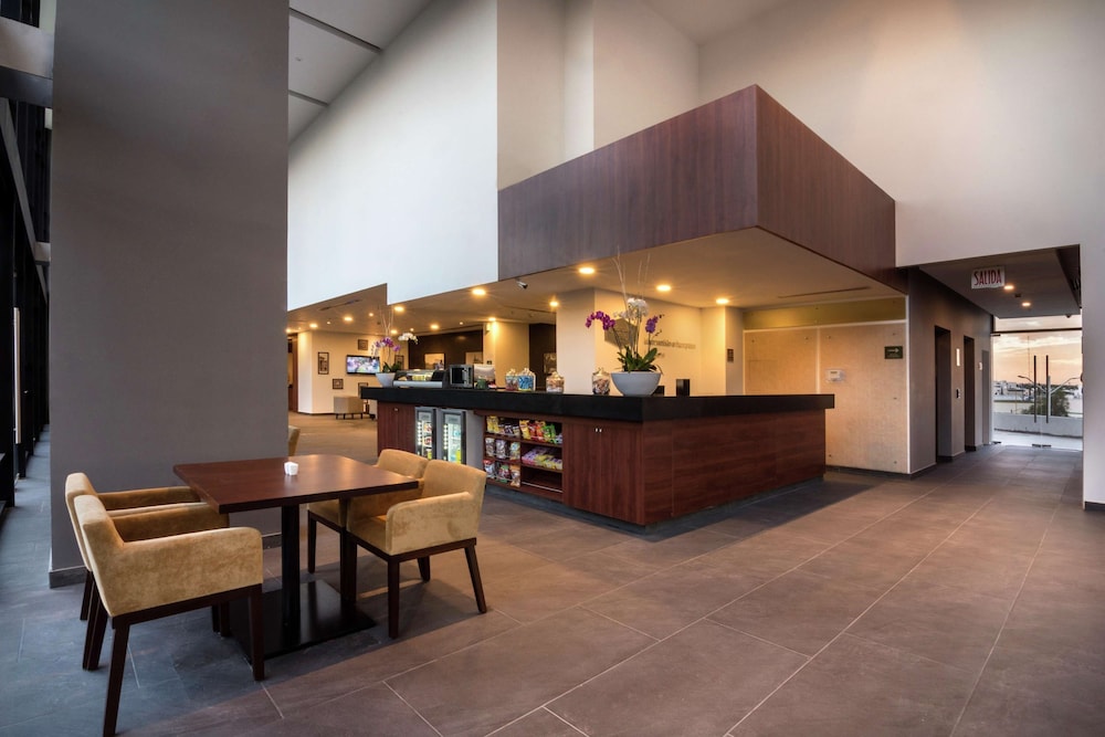 Hampton Inn And Suites San Luis Potosi Slp 10/53