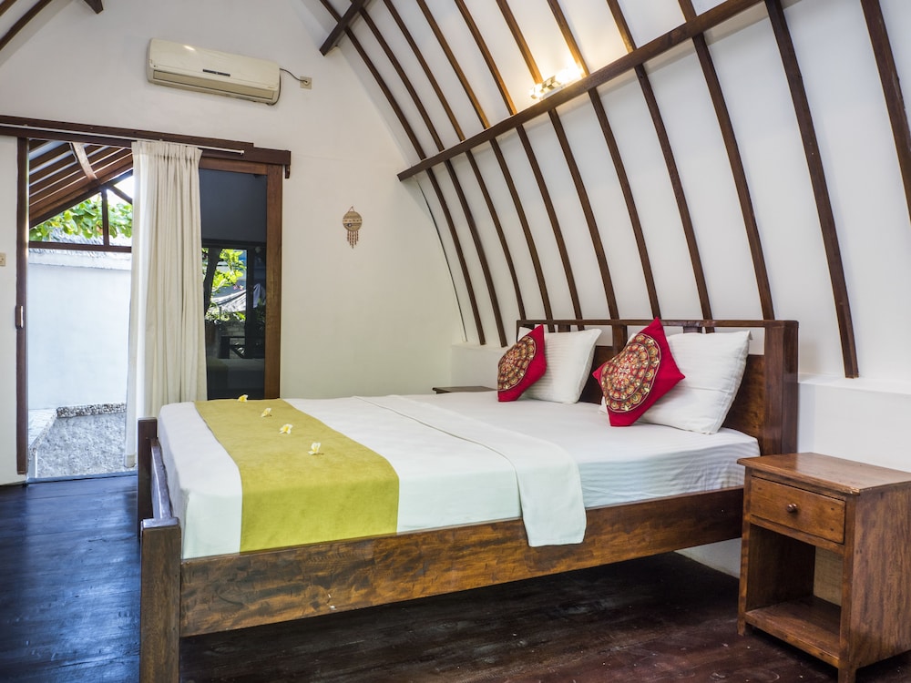 Gili Turtle Beach Resort 10/34