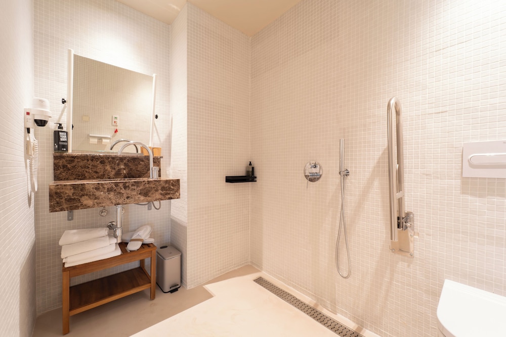IBIS VALENCIA ALFAFAR 71/73