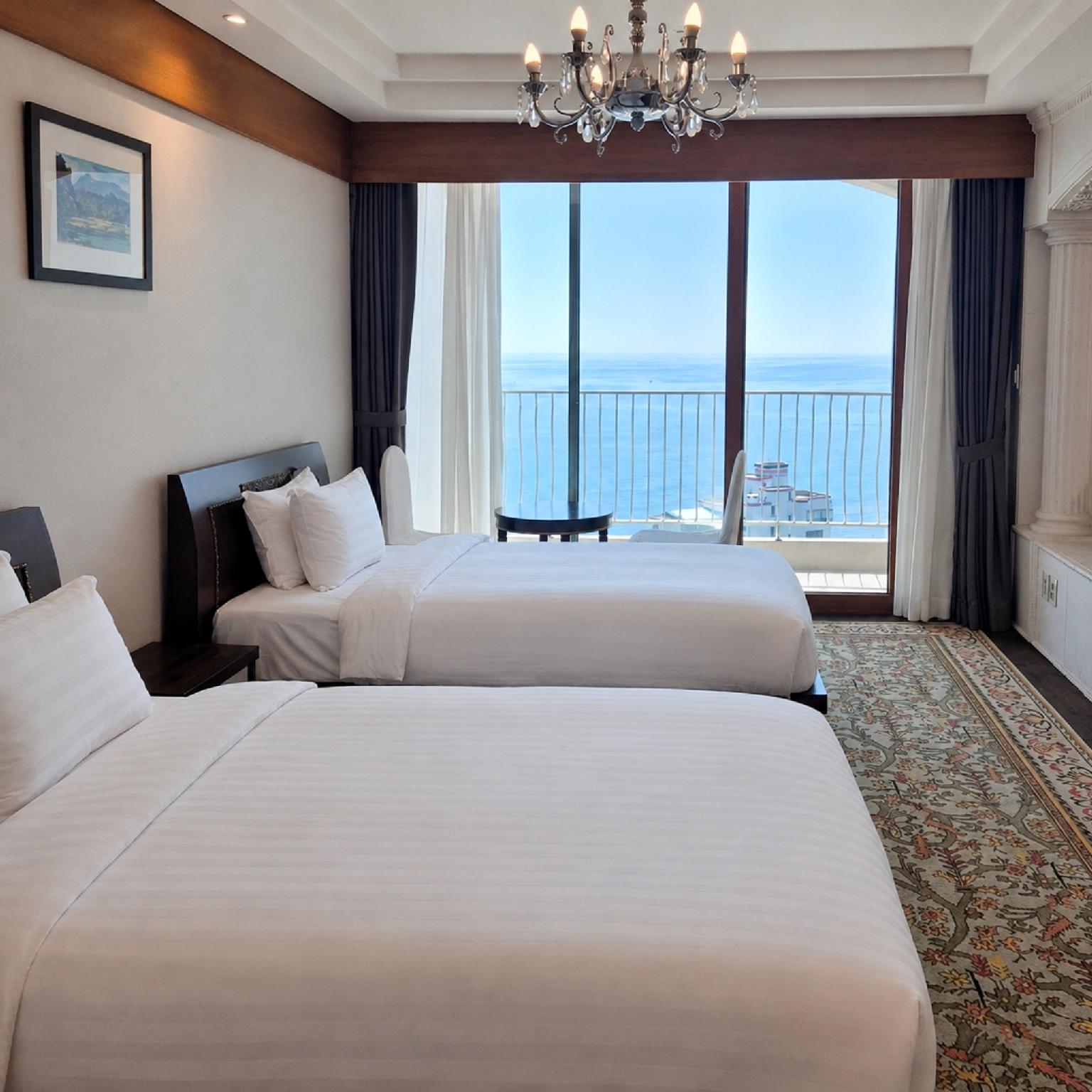 Royal, Sunrise, Suite, Ocean View