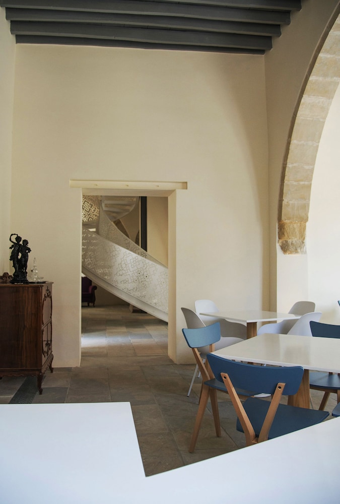 Lokal Hotel 47/64