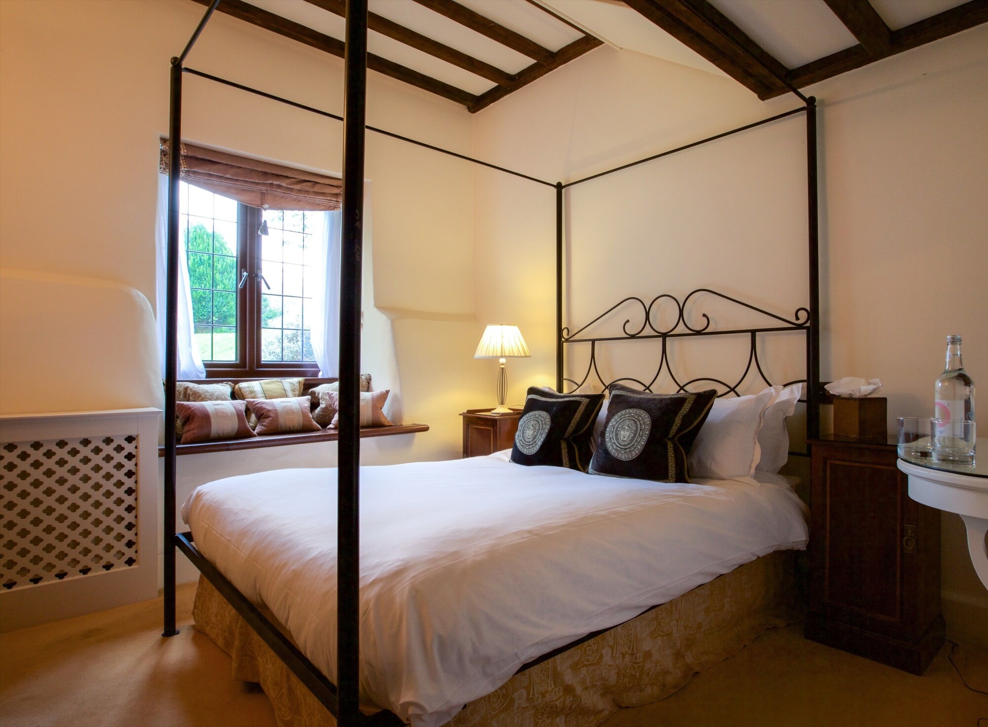 Gatehouse, Suite