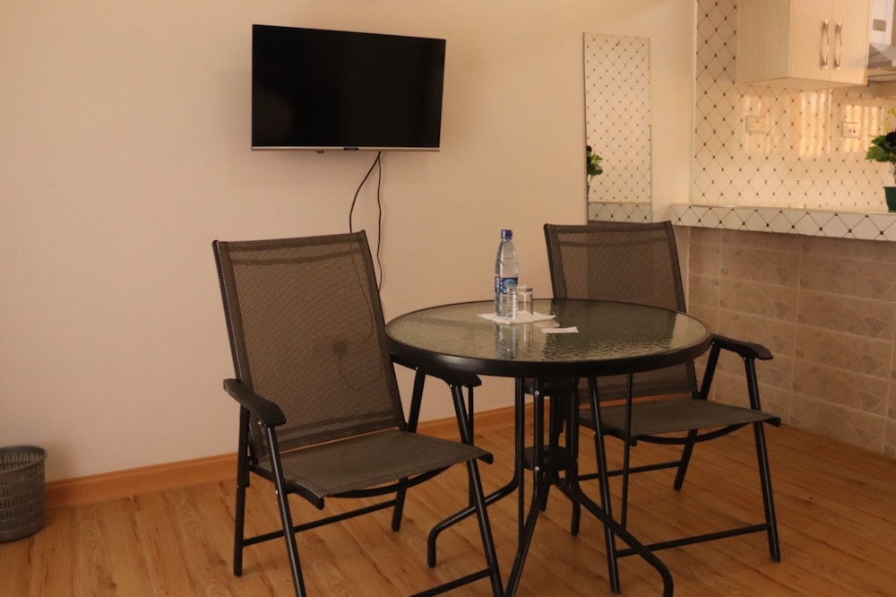 Wonderland Homestay 50/50