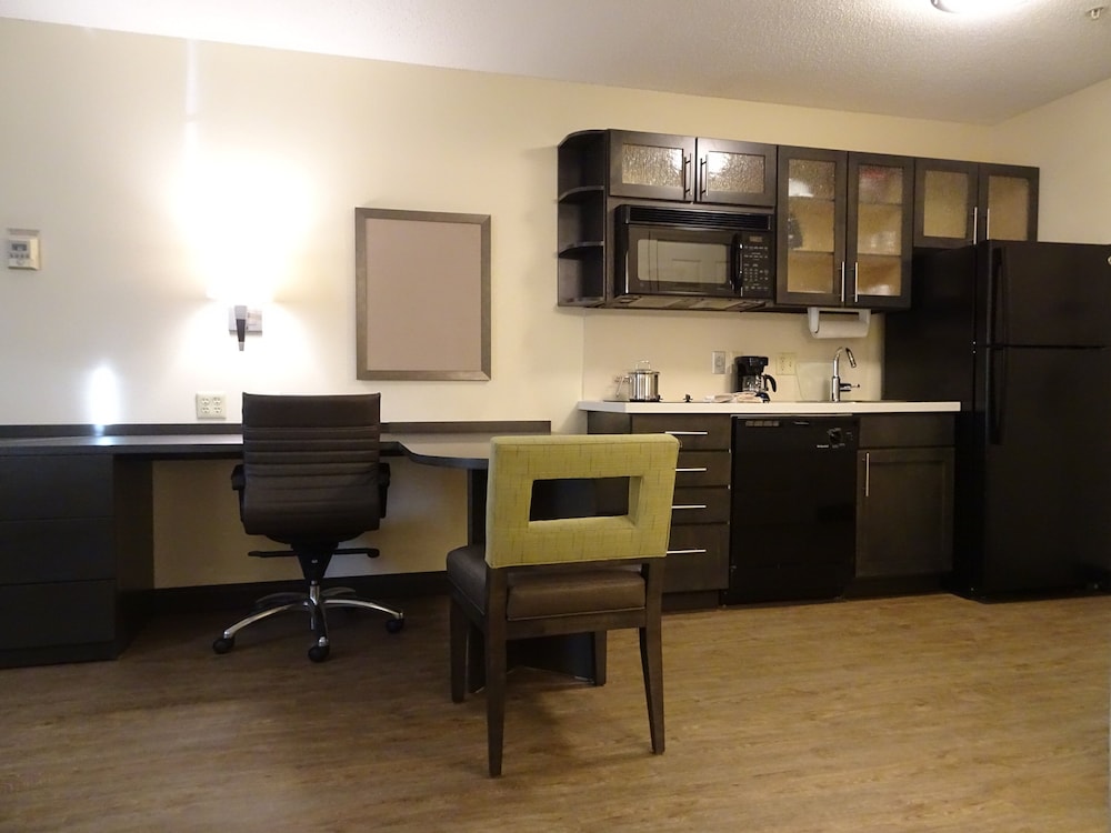 Candlewood Suites Glen Allen Short Pump, an IHG Hotel 62/73