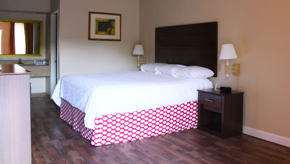 Hotel Brewton 13/49