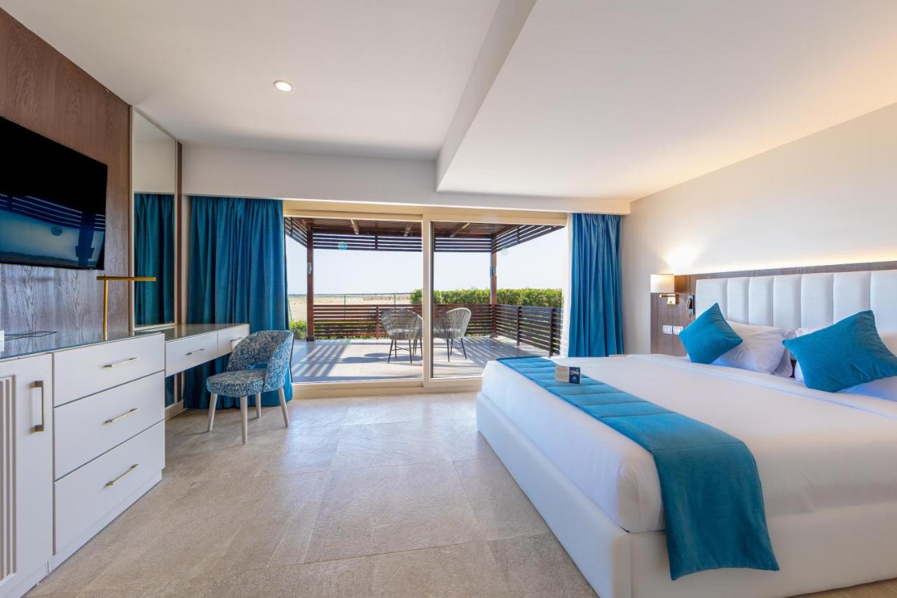 DELUXE SEA VIEW ROOM