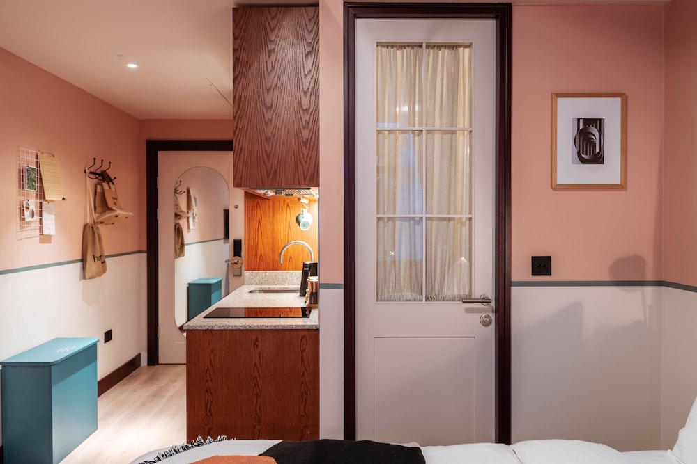 Compact, Studio, Double Bed، Second Nature Chiswick 5/5