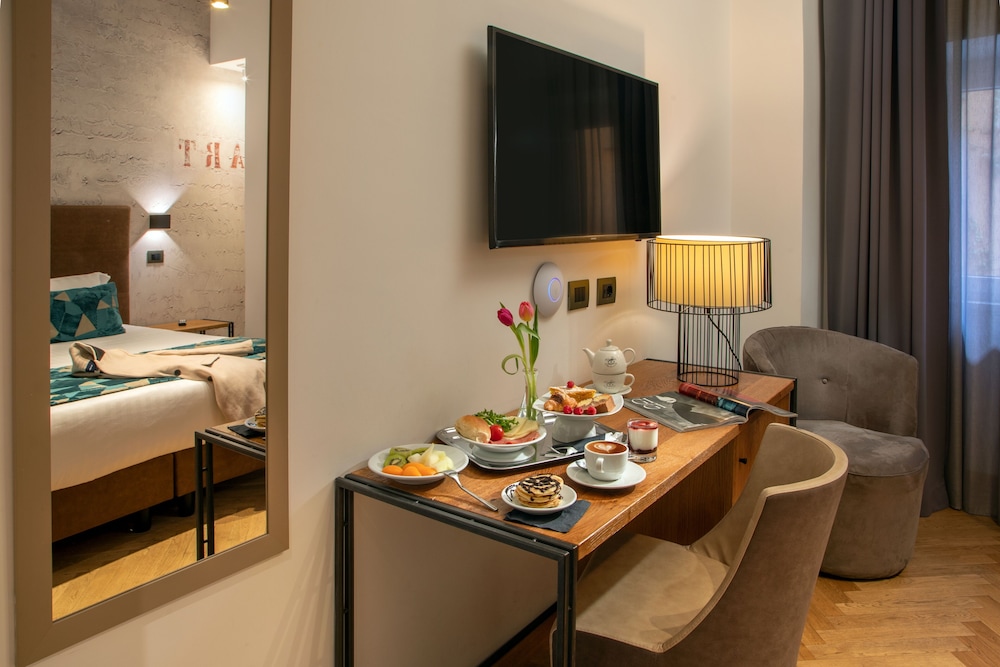 Navona Essence Hotel 56/67