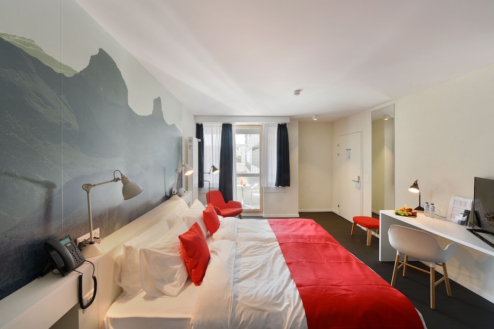 Home Swiss Hotel 39/64