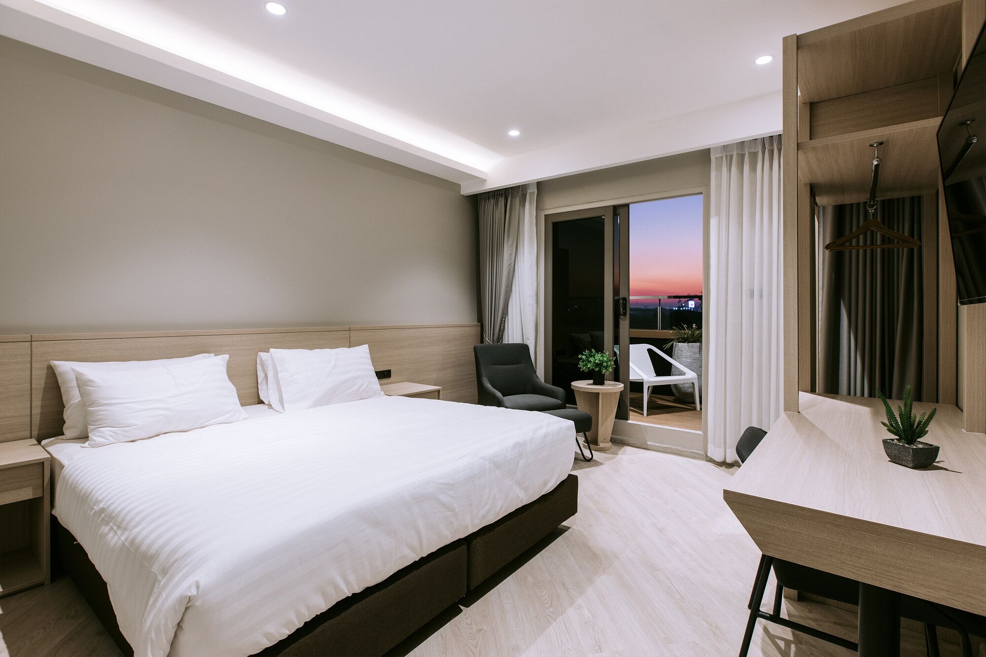 SUPERIOR, DOUBLE BED, BALCONY