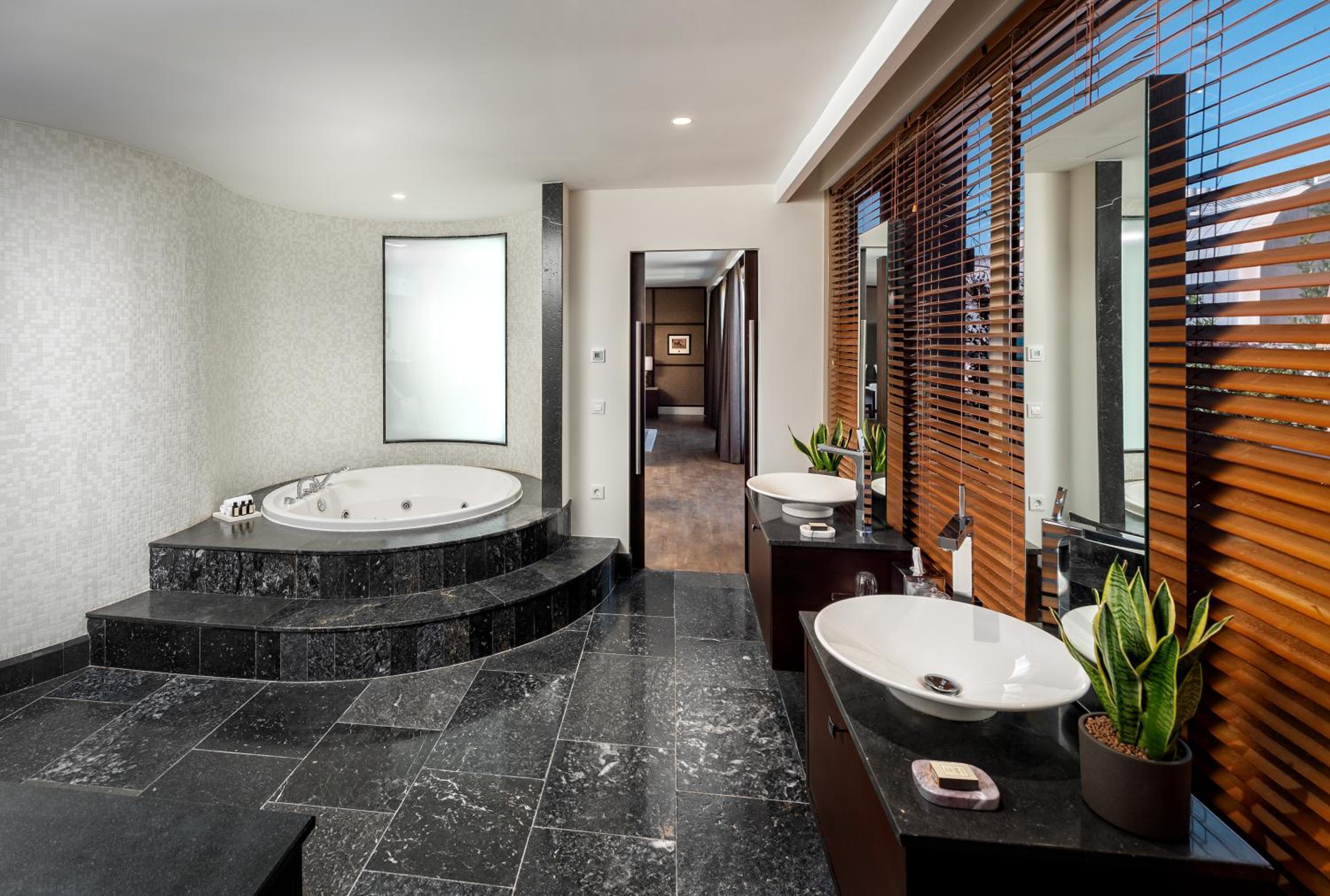 جناح بسرير كينج، The Stay Boulevard Nisantasi 6/8