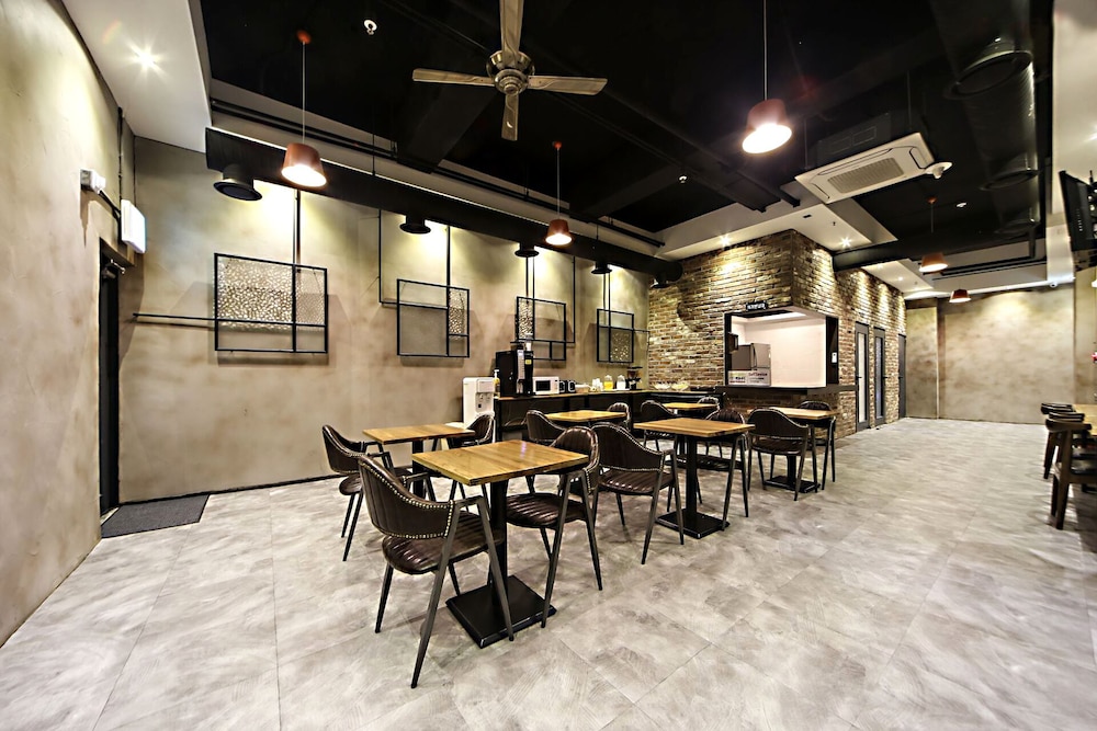 Masan Almond Hotel 32/43