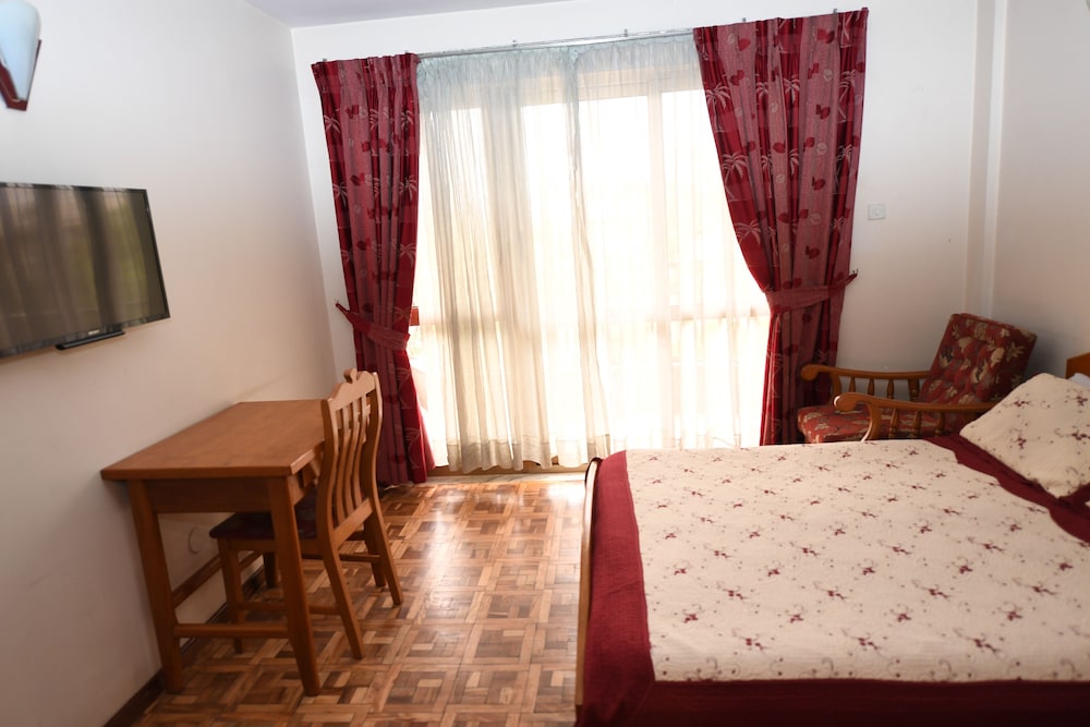 Weygoss Guest House 6/17