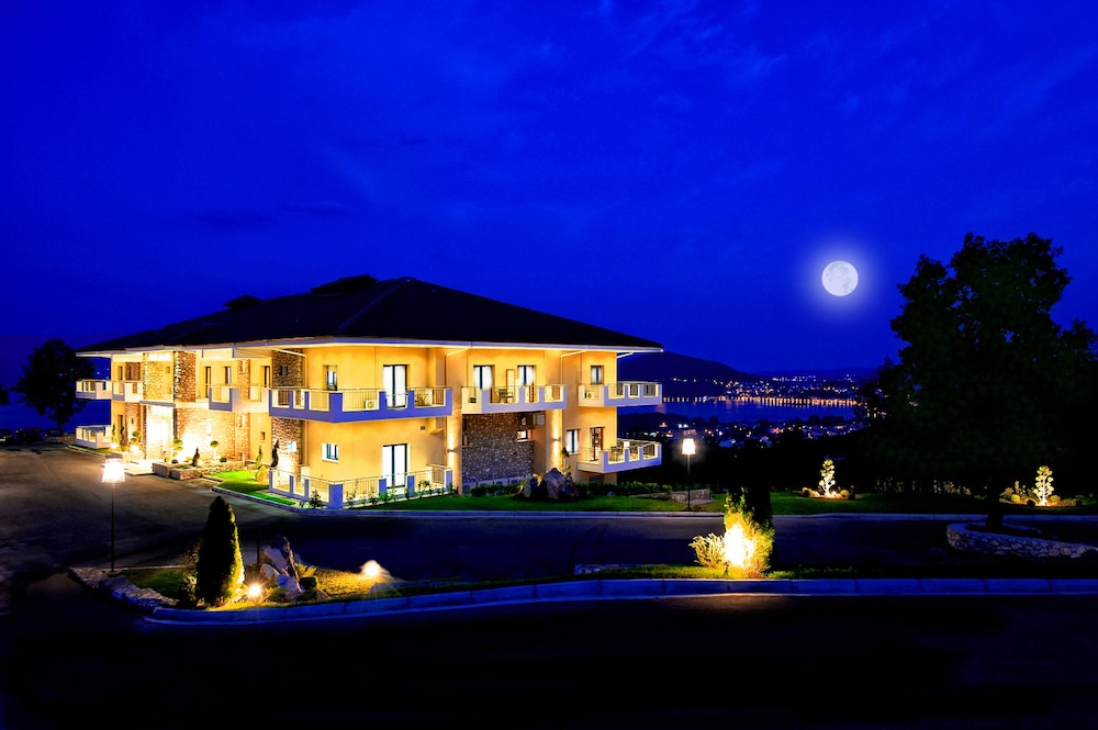 ENASTRON VIEW HOTEL 2/38