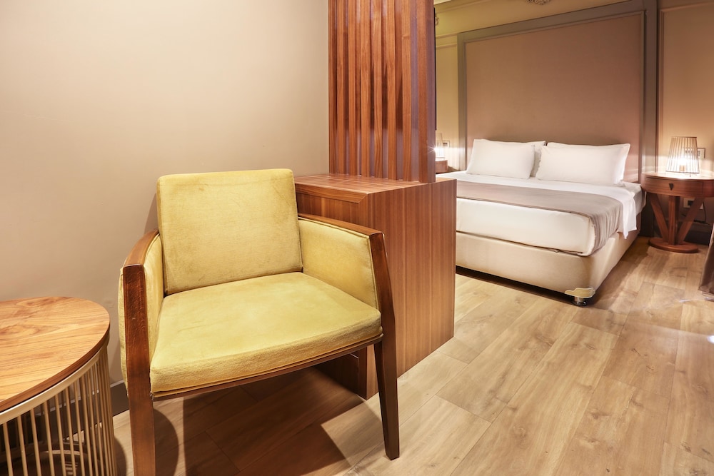 Taksim Premium Hotel 40/70