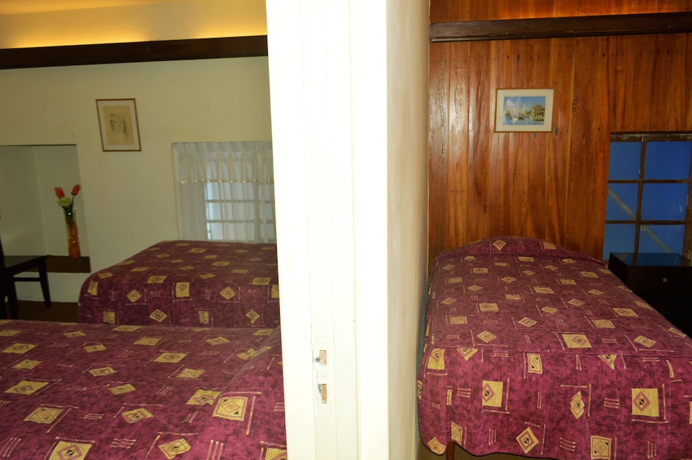 Las Mercedes Hostal Residencial 35/68