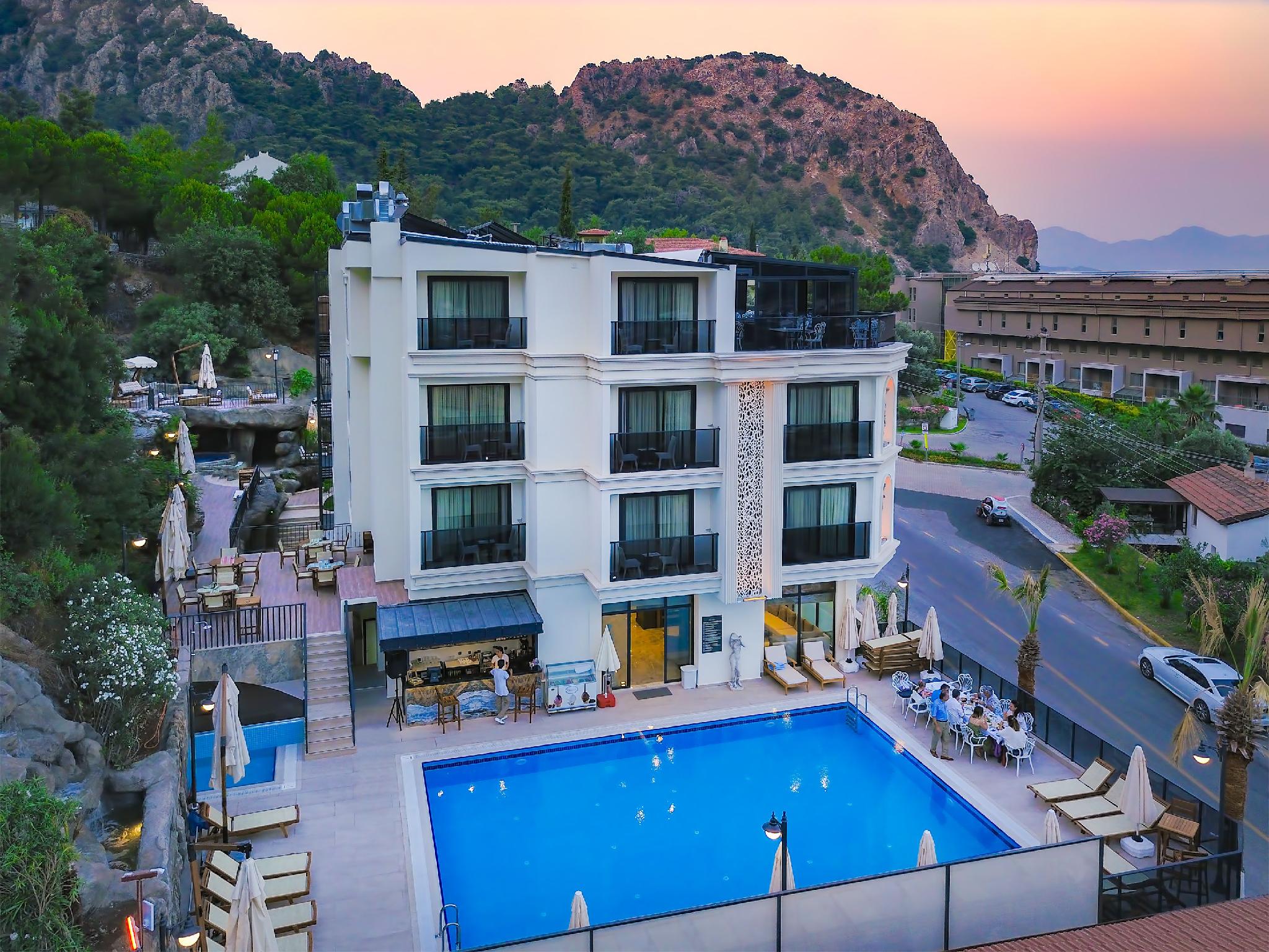 Amossoia Elite Boutique Hotel 8/33