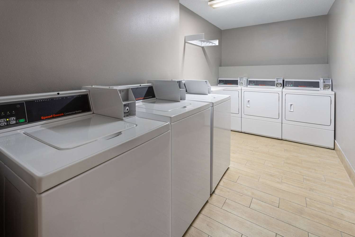 Hawthorn Extended Stay by Wyndham Ellsworth / Bar Harbor 19/26