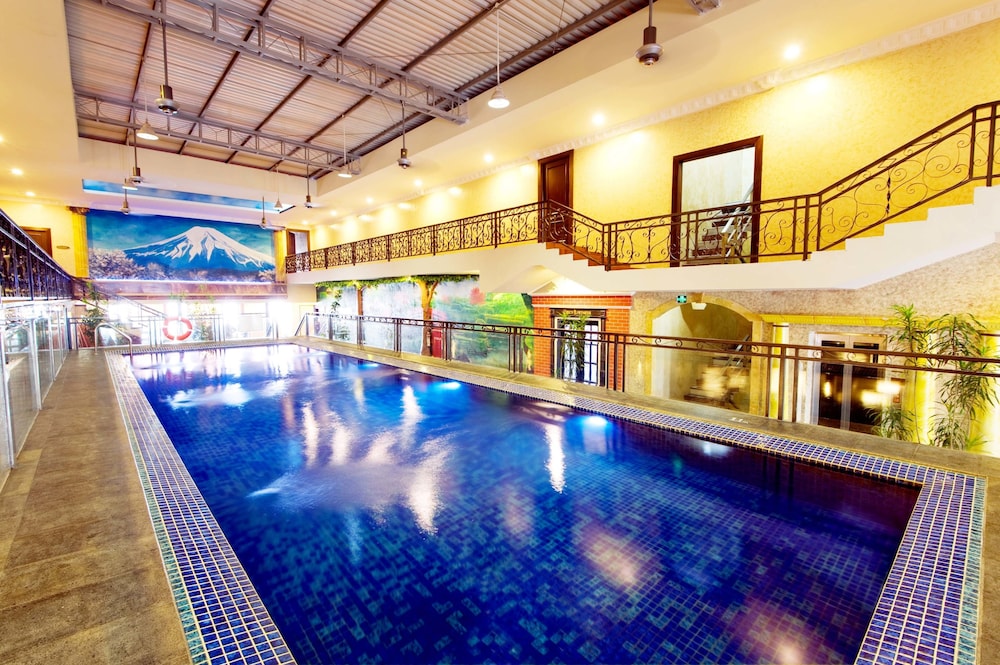 Amos Cozy Hotel 46/66