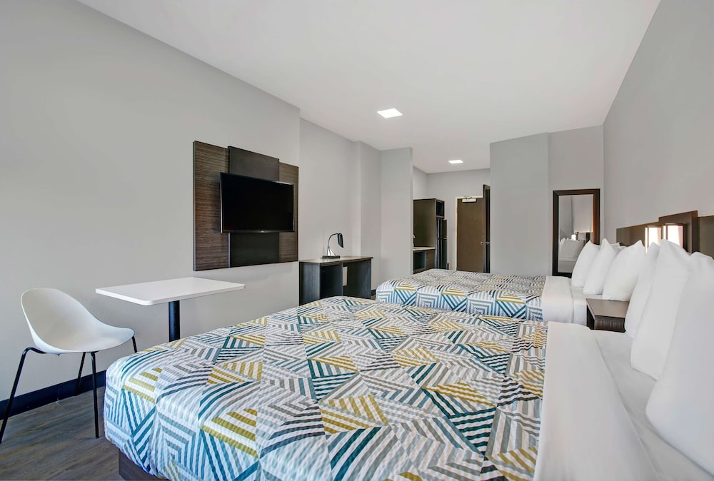 جناح ديلوكس بسريرين كوين بمطبخ صغير، Motel6 Monahans, TX 6/9