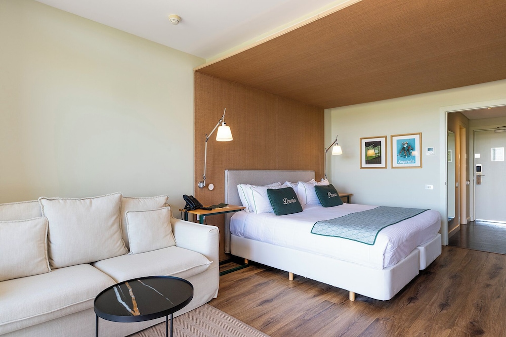 Deluxe, Triple, 1 King and 1 Single Beds, Golf Course View, Terrace