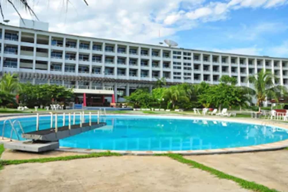 Barrudada Tropical Hotel 3/57