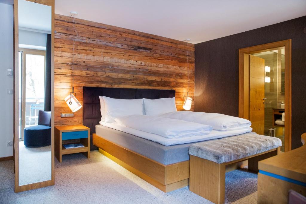 Room, Double Bed, Large