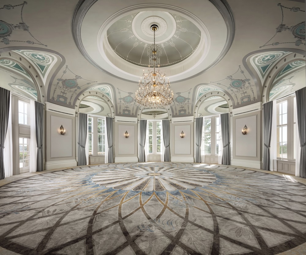 Fairmont Hotel Macdonald 13/62