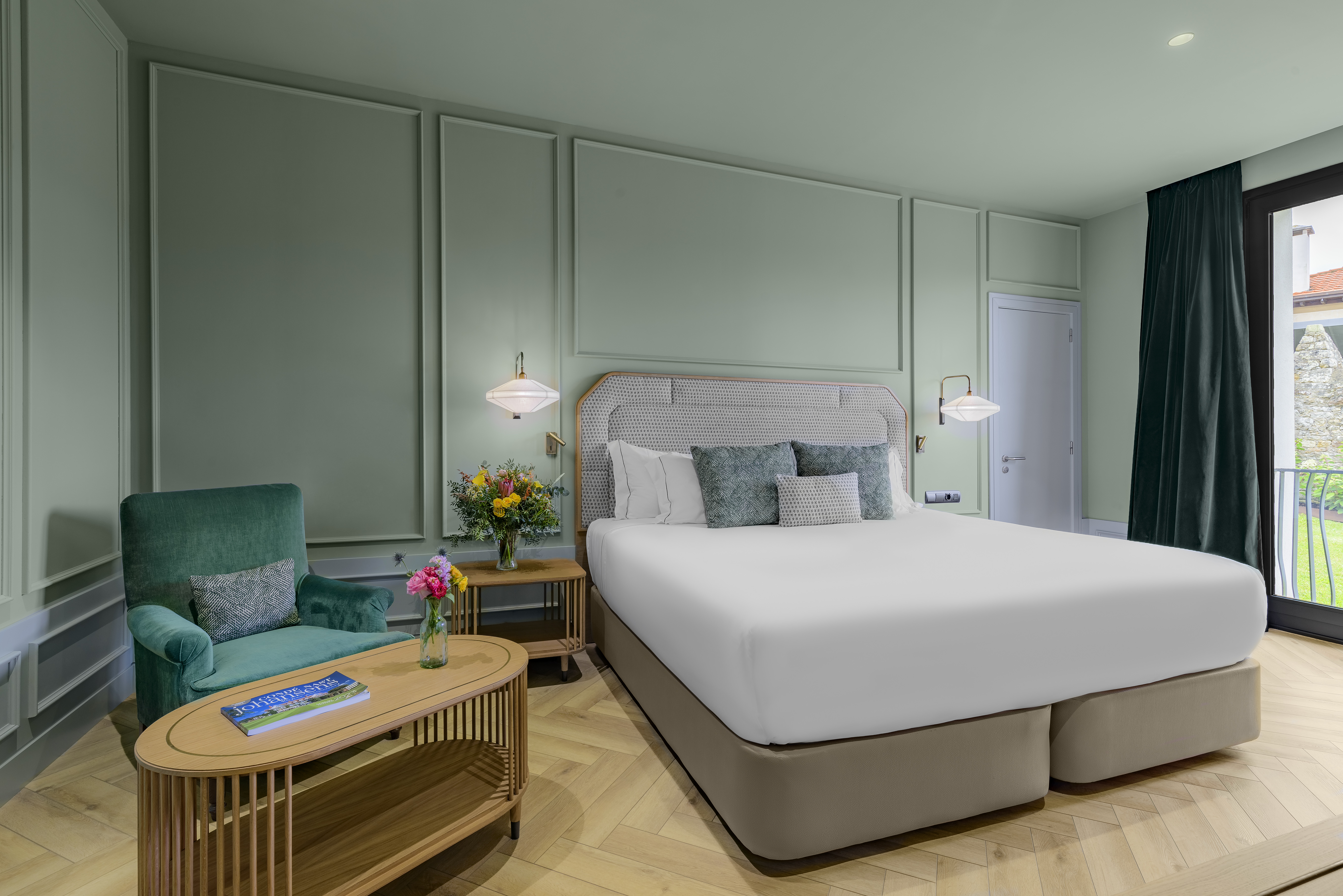 Deluxe, Double or Twin Bed