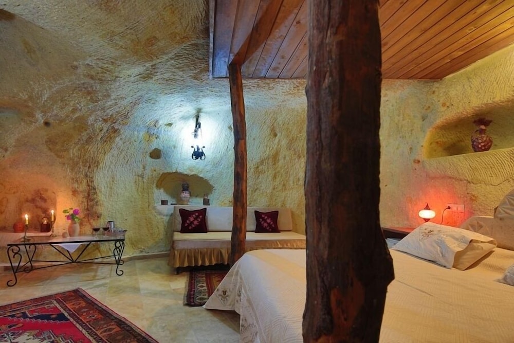 Jerveni Cave Hotel 26/47
